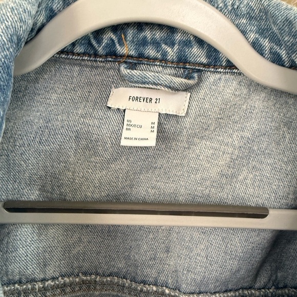 Forever 21 Denim Distressed Jacket Size Medium - Picture 2 of 3